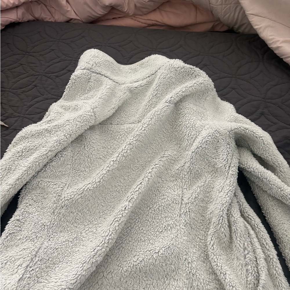 Cozy White Sherpa Jacket - Picture 4 of 5